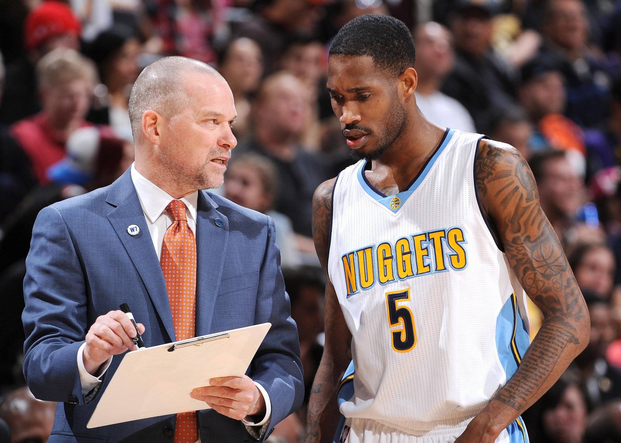 关于关键时刻突围战来临，丹佛掘金围绕德甲强势反弹，媒体盛赞，身体对抗强度拉满的信息